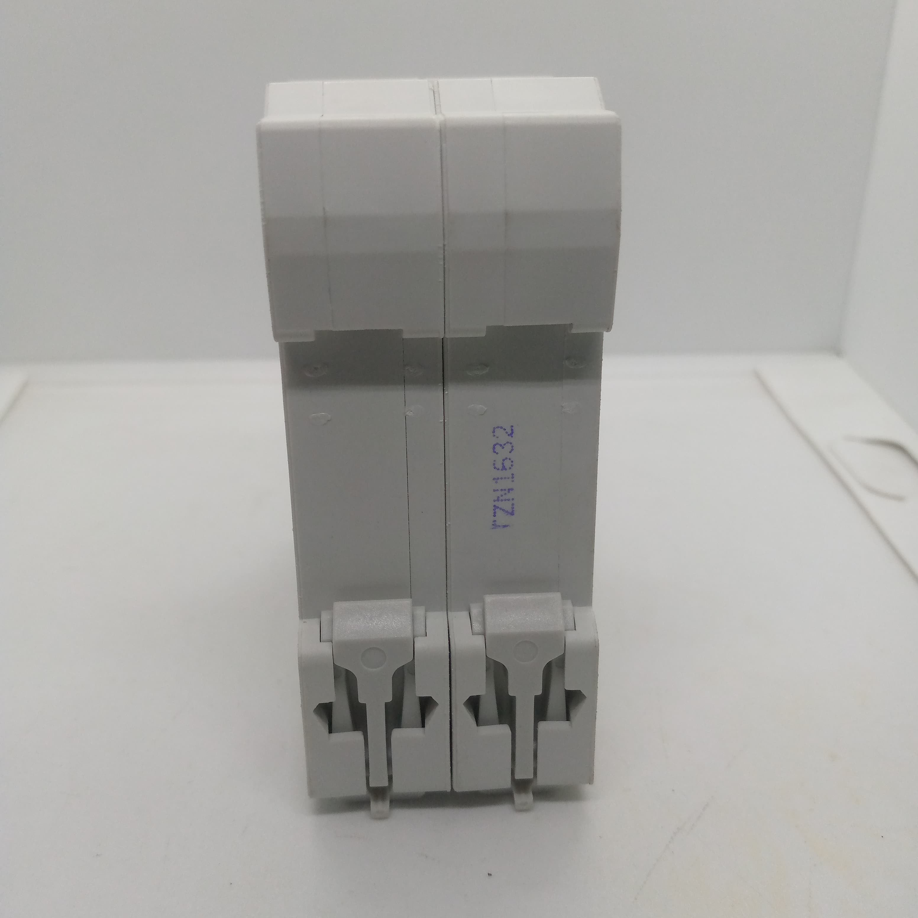32a Tomzn Tob7z-63 2p Dc 1000v Solar Circuit Breaker - Reliable Protection For Solar System