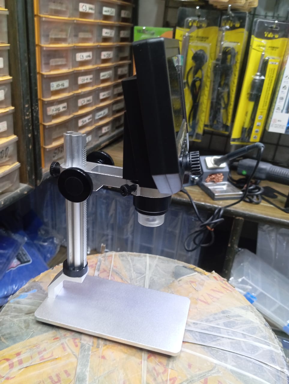 Axs-g600+ 4.3 Inch Screen 600x Zoom Microscope