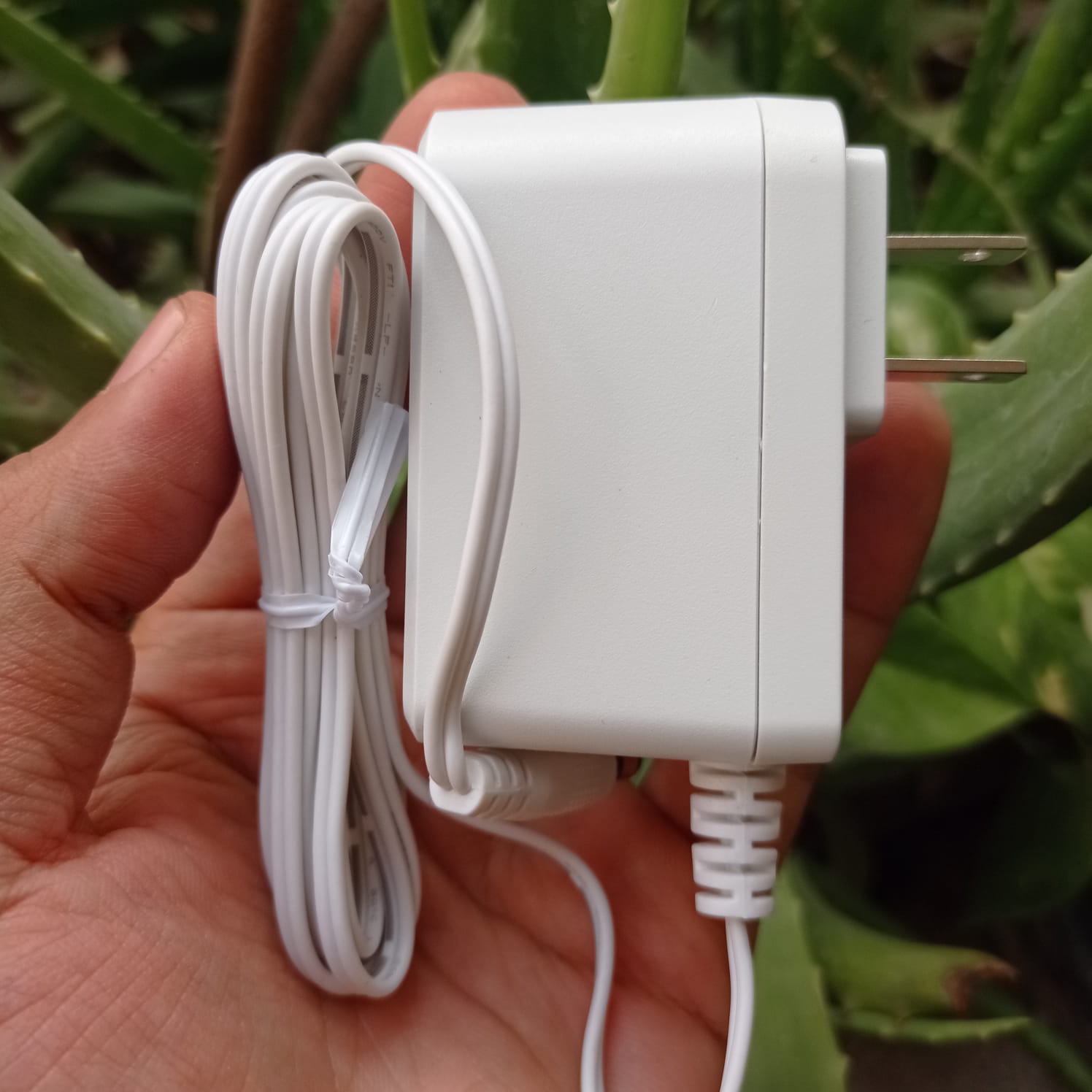New High Quality 220v To 12v 1a Ac Dc Adapter
