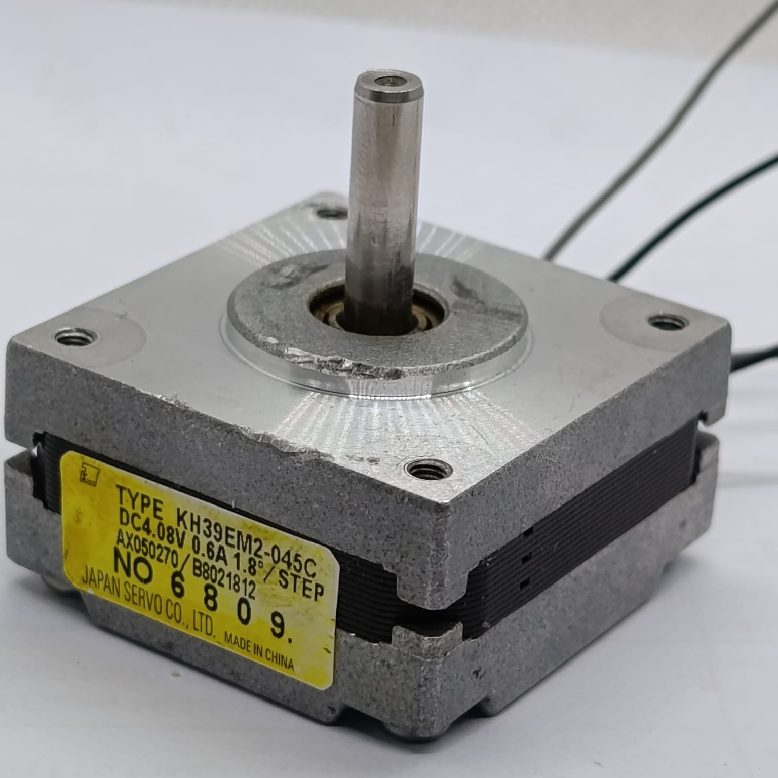 Nema 14 Stepper Motor Kh39em2-045c 0.6a Japan Servo Pancake Stepper Motor