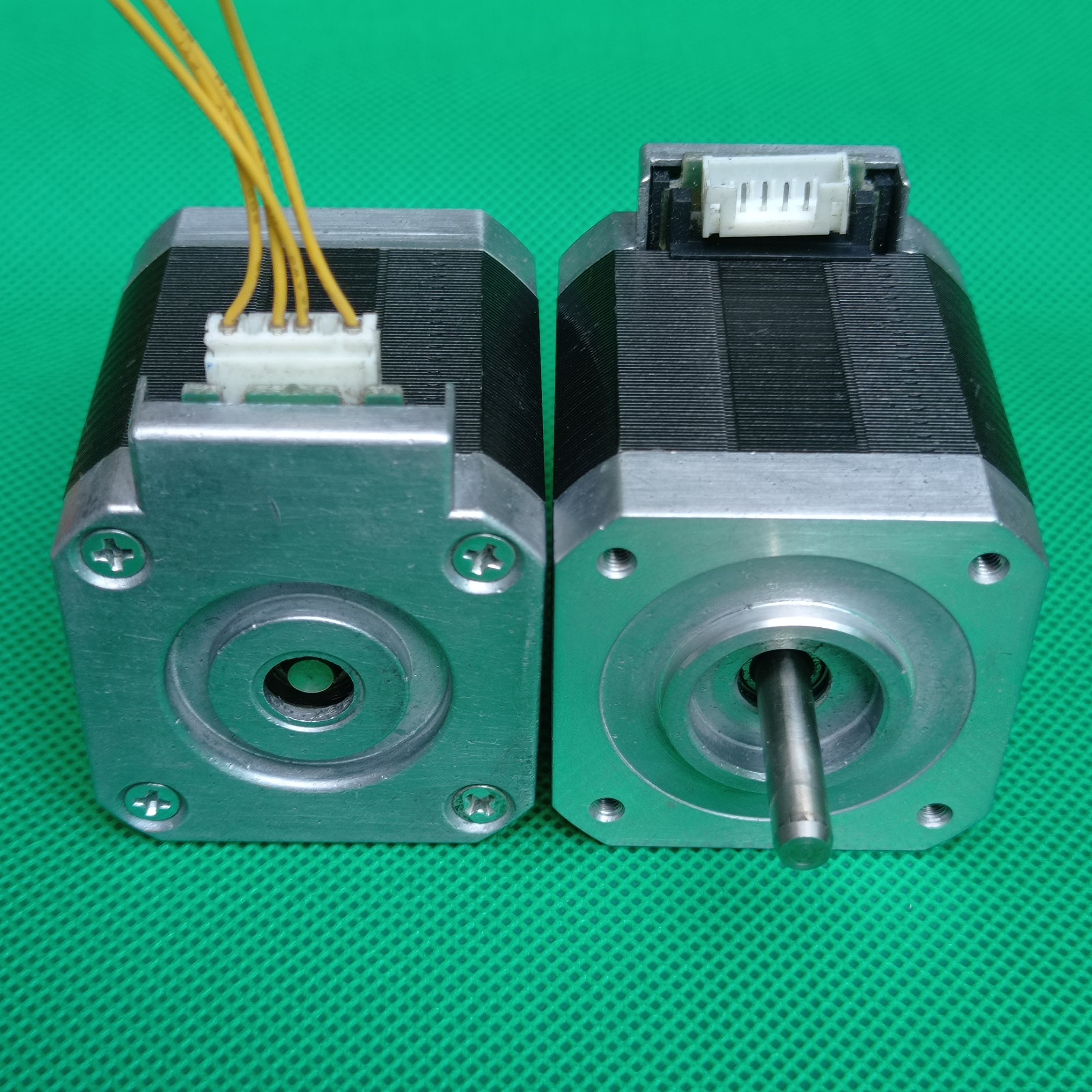 Shinano Kenshi STP-42D4042 2A 1.8 Degree Per Step 0.53Nm Stepper Motor