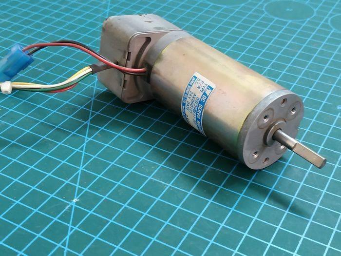 Used Dc Servo Motor With Encoder High Speed 24v Dc Dse38be27-001in Pakistan