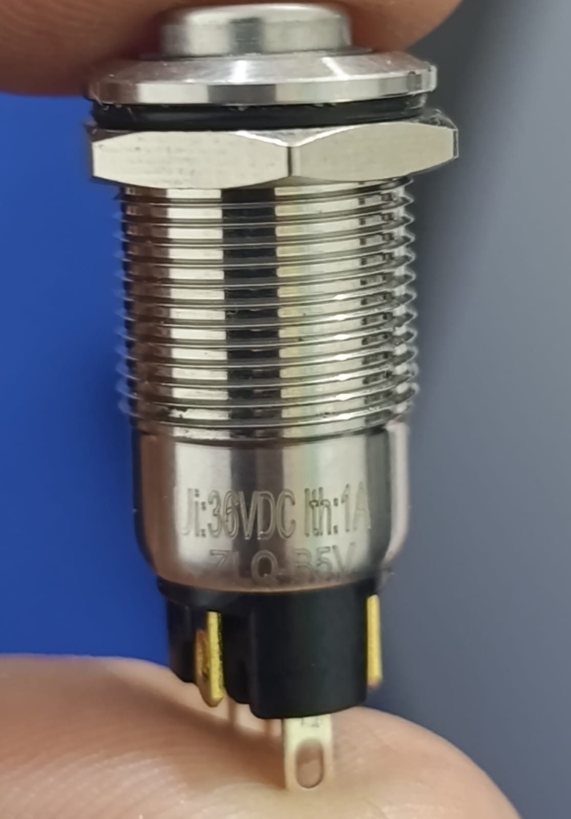 ZLQ-B5V 12mm Waterproof Metal Push ON Push OFF Button Switch With Power Indication