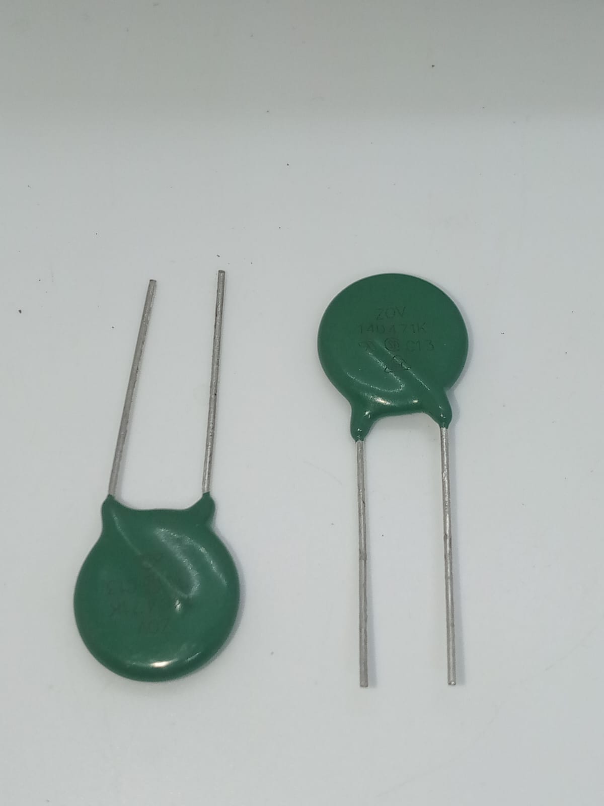 Varistor 14d471k