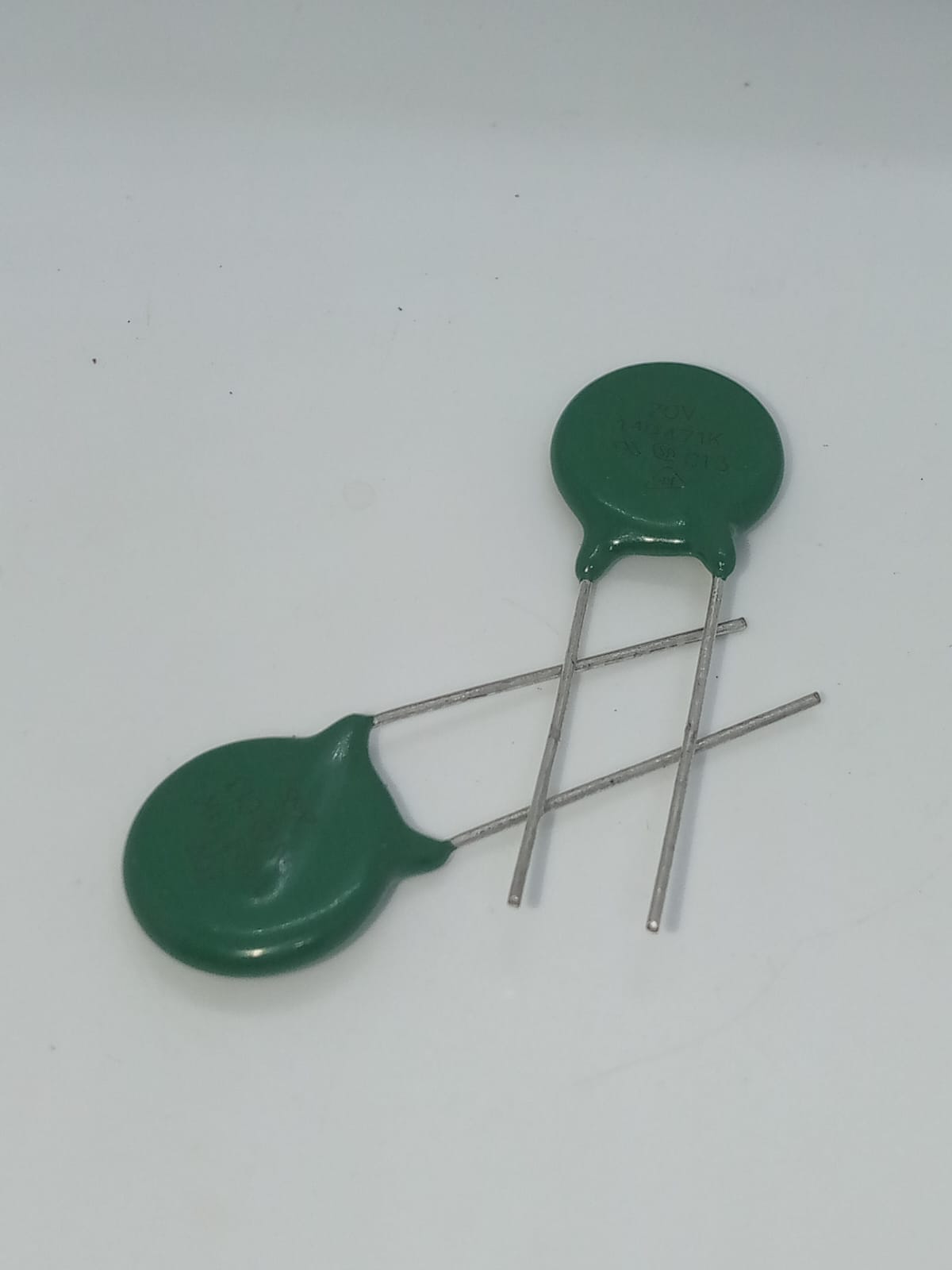 Varistor 14d471k