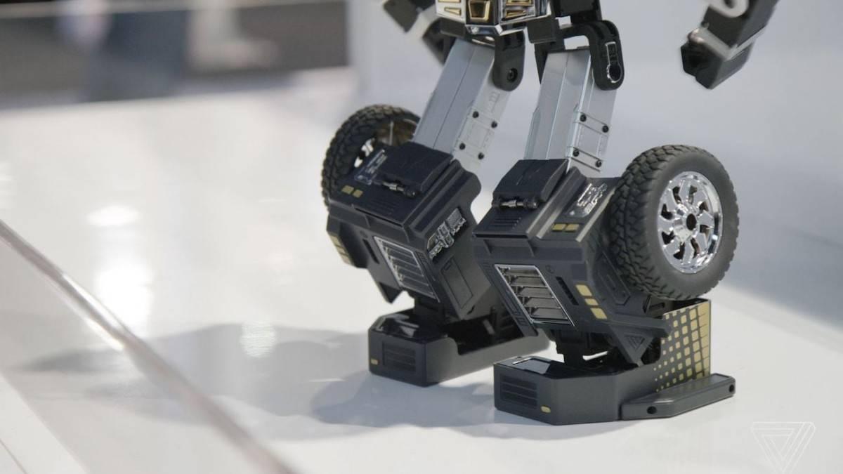 Robosen T9 - Advanced Programmable And Convertible Robot - Stem: Fun, Educational With Voice And App Control